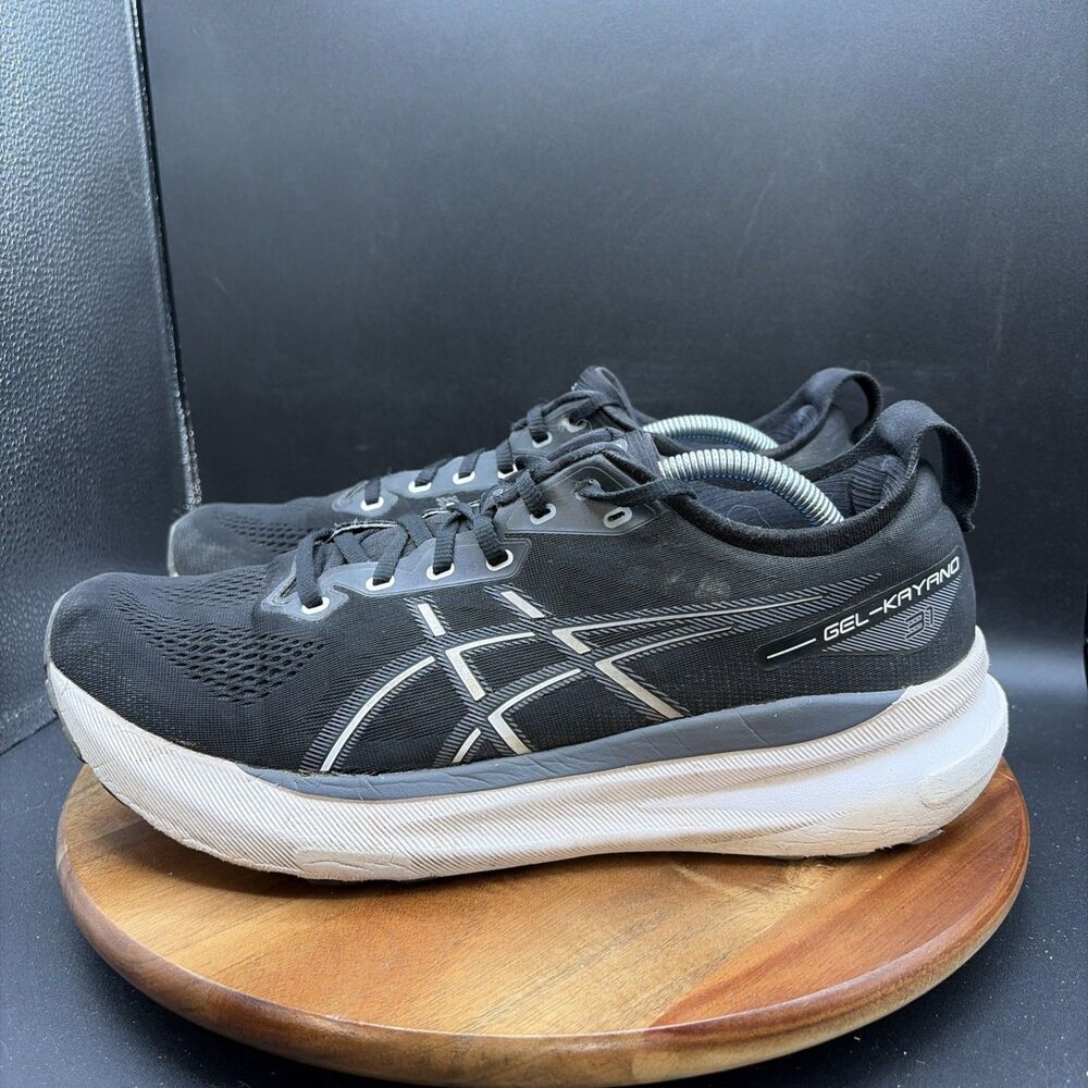 ASICS Gel-Kayano 31 Men's Size 11.5 Running Shoes Black Sneakers 1011B867